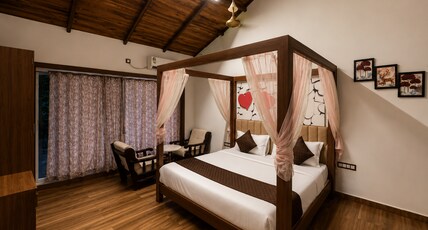 Unique Resort and Restaurant Room Type - Royal Suite Room with Bathtub & Sit out